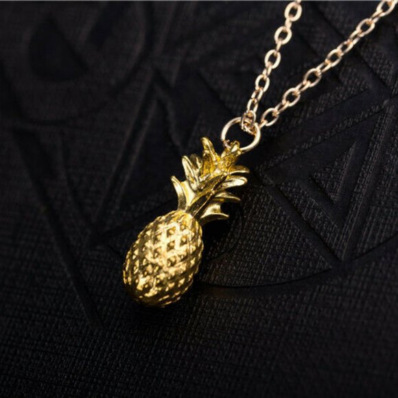 Cute Minimalist Gold Pineapple Pendant Necklace - Picture 3 of 6